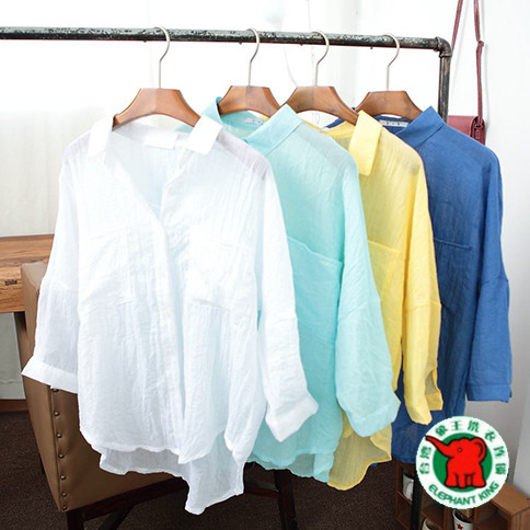 <P>　　開一個干洗店怎么樣 連鎖洗衣店加盟的優勢在哪</P> <P>　　干洗行業發展的空間巨大，但是很少人知道真正的原因。大部分只是看到干洗店背后豐厚的利潤，并不知道其實干洗連鎖加盟店的優勢很大。<STRONG>開一個干洗店怎么樣</STRONG> 連鎖洗衣店加盟的優勢在哪。</P> <P>　　連鎖洗衣店加盟的優勢在哪，分幾點來看：</P> <P>　　競爭優勢：連鎖經營企業不用自己單獨投放廣告，總部會集中投放，投資者可以利用資源，降低自己的成本，也可以樹立企業形象。開自營店是跟其他的品牌互相競爭發展，坦白講對于一個新手來說比較困難。而開加盟店是在合作中發展，這是一種新時代的良性競爭，效果也較好。</P> <P>　　技術優勢：總部會為投資者進行專業管理經營的指導，可以幫助更多的投資者短時間內學到經營管理知識并挺高創業的成功率。洗衣技術干洗店競爭核心力量所在，而開干洗加盟店的話，可以得到洗衣技術上的專業幫助和支持，能夠較快的掌握先進的洗衣技術，完成好顧客的洗衣要求。</P> <P>　　經驗優勢：都是熟能生巧，但是參與洗衣行業的投資者大多數都是新手，不了解怎么開店，選擇加盟連鎖的話，可以得到一家有經驗有優勢的品牌的幫助，能彌補經驗上的不足，借鑒加盟品牌的開店經驗也是非常具有參考價值的。</P> <P>　　品牌優勢：投資者選擇<STRONG>開連鎖干洗店</STRONG>，那么就可以利用比較小的代價成本享受該品牌長期積累下來的信譽和管理經驗，這對于市場銷售是非常有促進作用，也可以短時間內就擴充自己的業務。</P> <P>　　開一個干洗店怎么樣</P> <P>　　操作簡單、利潤高。中國干洗行業每年都有1000億元的營業額，干洗店的平均利潤回報率在70%以上。干洗店經營結構簡單，經營起來也比較靈活。投資者一般經營半年就能回本盈利。</P> <P>　　門檻低。開干洗店，投資者不需要什么技術和經驗，也能輕松開店。當然，在經營方式的選擇上，投資者可以選擇加盟連鎖的經營方式。和品牌合作，干洗店的市場競爭力更強，利潤收益也會更高。同時，投資者開店也沒有什么后顧之憂。</P> <P>　　干洗的市場需求大。<STRONG>開個干洗店好嗎</STRONG>?隨著不同的面料進入大眾生活，干洗店的生意不再是局限于普通衣物的清洗，更多的還是會有奢侈品的護理保養，單純的手工又是很難實現的，因此干洗連鎖加盟店會越來越受歡迎。</P>